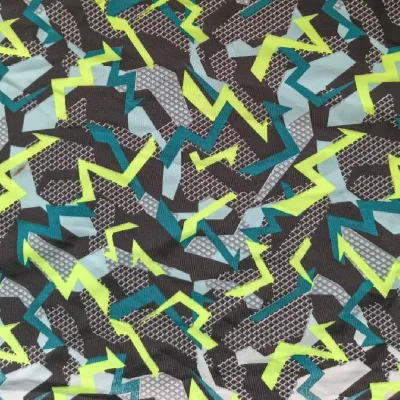 Estampado camuflaje geométrico