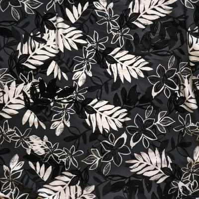 Estampado estilo jungla monocromo